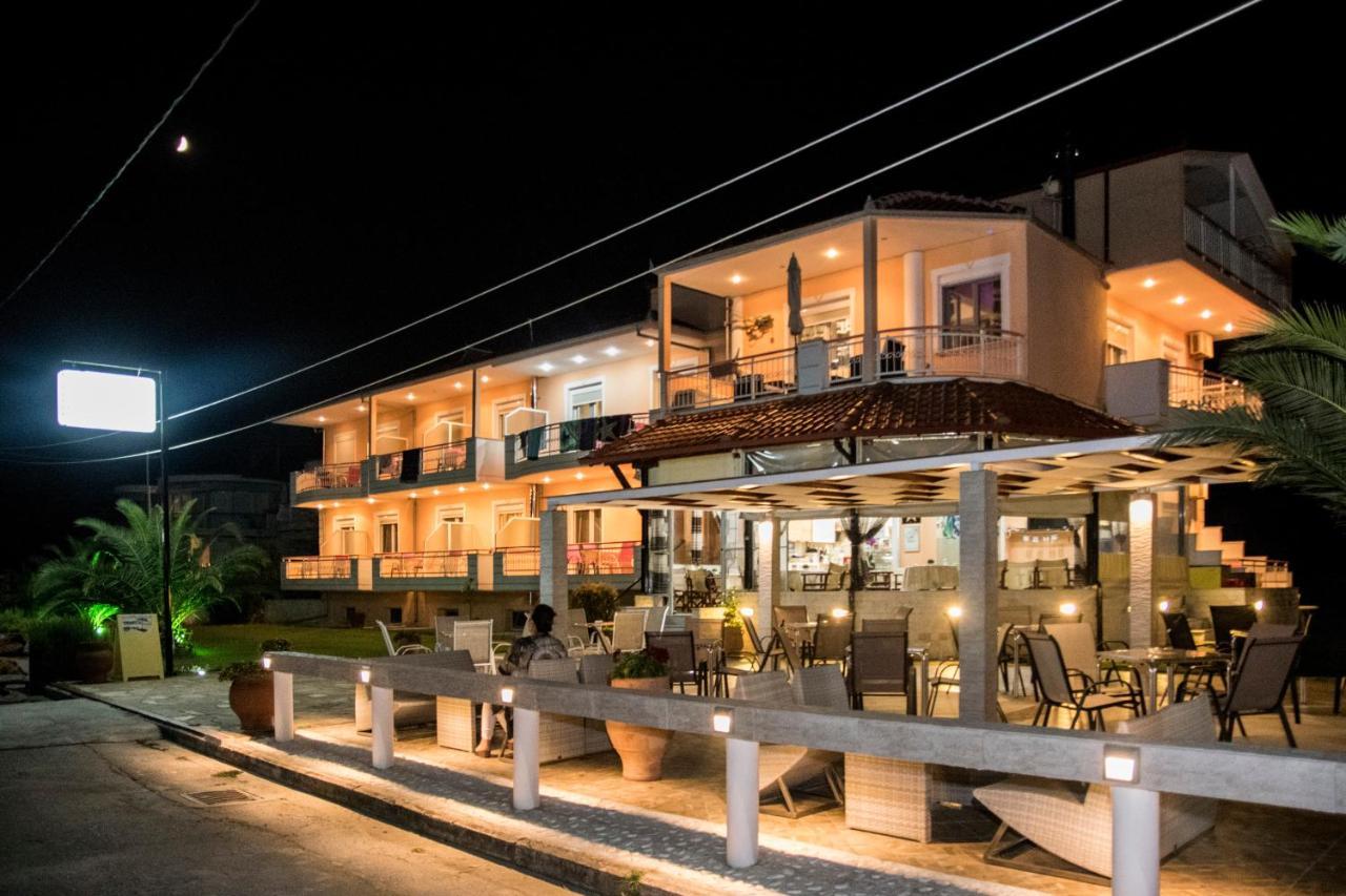 Pension Delfini Asprovalta Exterior photo