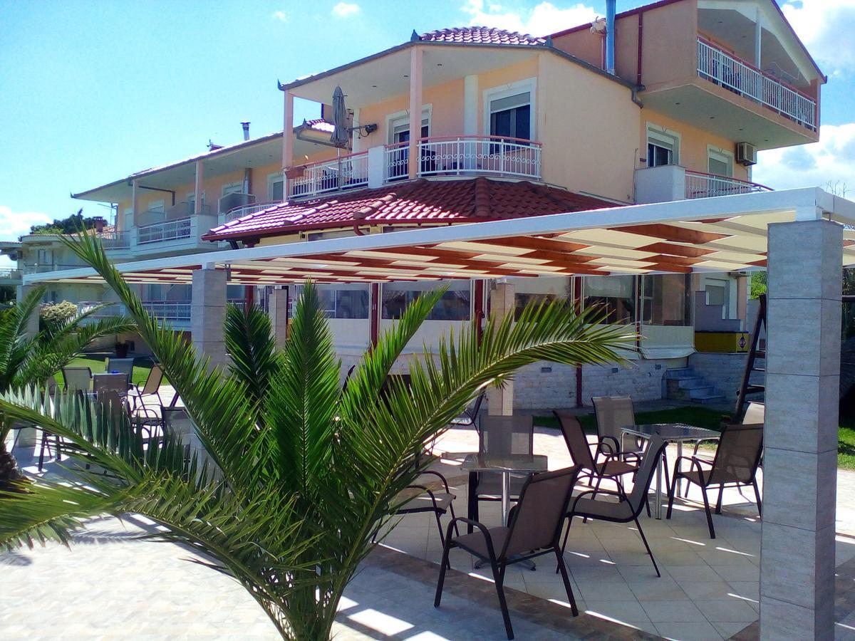 Pension Delfini Asprovalta Exterior photo
